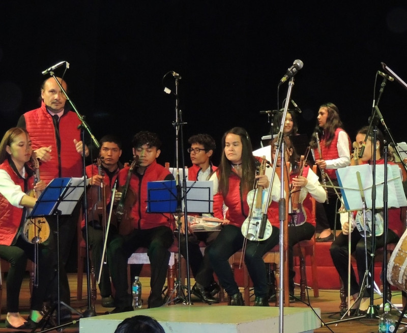 Orquesta de instrumentos reciclados de Cateura dejó en Bolivia la enseñanza de transformar la basura en música 