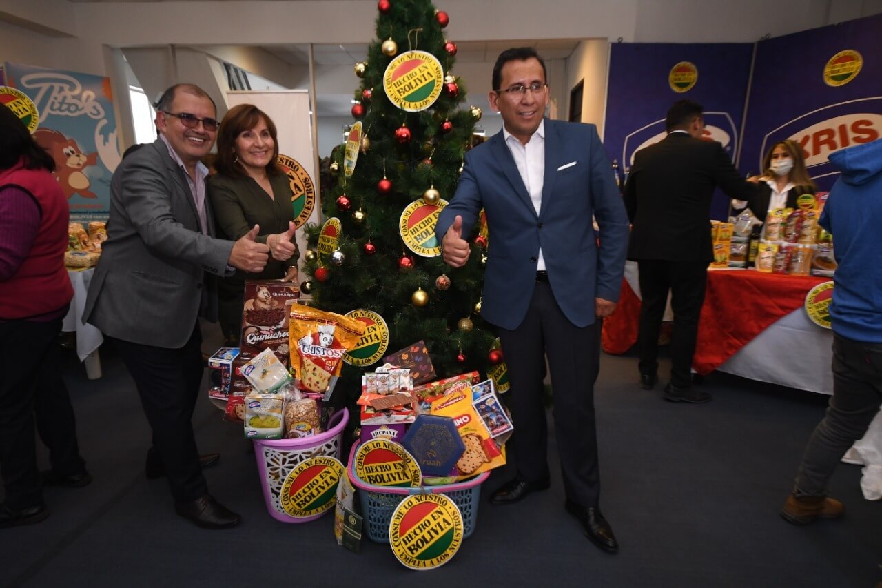CNI presenta showroom y desafía a llenar los 
canastones navideños con lo Hecho en Bolivia